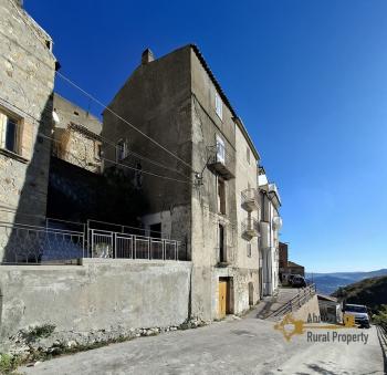 Two-bedroom town house with new kitchen, garage and beautiful panoramic view. Dogliola Img24