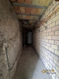 Cozy town house in perfect conditions with large basement. Near the coast. Tavenna Img20