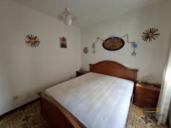 Cozy town house in perfect conditions with large basement. Near the coast. Tavenna Img15