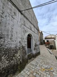 Cozy town house in perfect conditions with large basement. Near the coast. Tavenna Img18