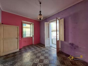 Three-bedroom period building with roof terrace, dated back to the 1800. Sant'Eusanio del Sangro. Img14