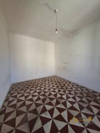 Three-bedroom period building with roof terrace, dated back to the 1800. Sant'Eusanio del Sangro. Img21