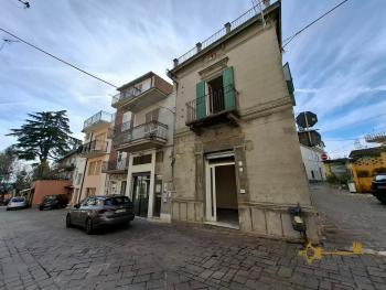 Three-bedroom period building with roof terrace, dated back to the 1800. Sant'Eusanio del Sangro. Img32