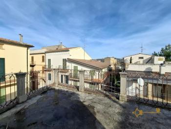 Three-bedroom period building with roof terrace, dated back to the 1800. Sant'Eusanio del Sangro. Img26