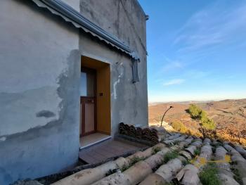 Completely restored, three-bedroom stone house with panoramic terrace. Gissi Img23