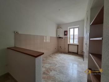 Perfect condition three-bedroom town house with panoramic balcony. Celenza Sul Trigno. Img9