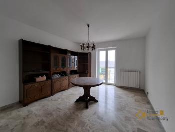 Perfect condition three-bedroom town house with panoramic balcony. Celenza Sul Trigno. Img12