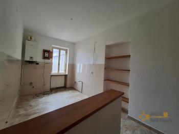Perfect condition three-bedroom town house with panoramic balcony. Celenza Sul Trigno. Img10