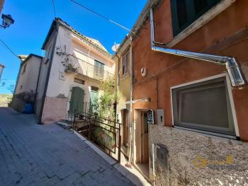 Completely restored, two-bedroom town house with large cellar and tufa cave. Limosano Img2