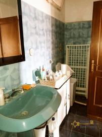 Beautiful town house with incredible lake view terraces and garden. Guardialfiera Img36