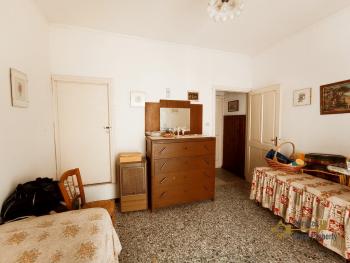 Beautiful town house with incredible lake view terraces and garden. Guardialfiera Img17