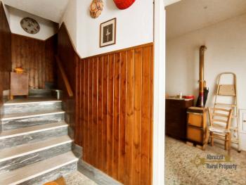 Beautiful town house with incredible lake view terraces and garden. Guardialfiera Img19