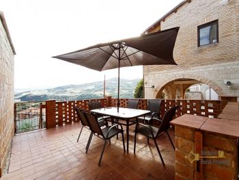 Beautiful town house with incredible lake view terraces and garden. Guardialfiera Img28