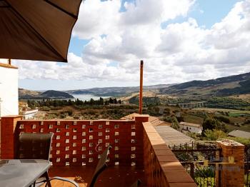 Beautiful town house with incredible lake view terraces and garden. Guardialfiera Img30