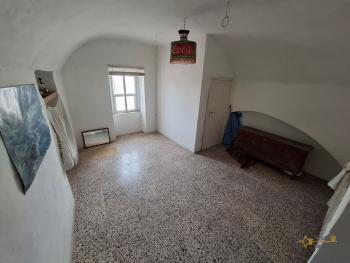 Three-bedroom town house with garage and cellar, near the coast. Furci Img21