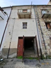 Three-bedroom town house with garage and cellar, near the coast. Furci Img26