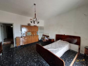 Three-bedroom town house with garage and cellar, near the coast. Furci Img11