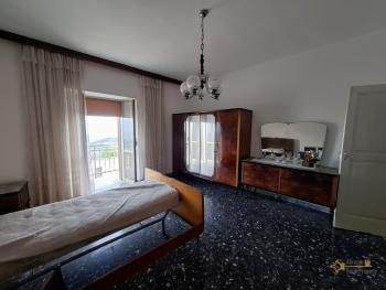 Three-bedroom town house with garage and cellar, near the coast. Furci Img10