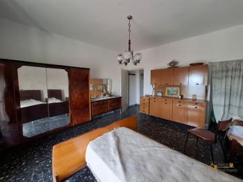 Three-bedroom town house with garage and cellar, near the coast. Furci Img12