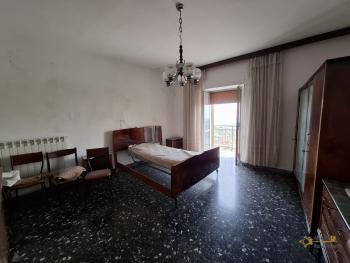 Three-bedroom town house with garage and cellar, near the coast. Furci Img9