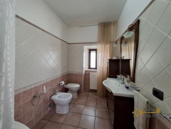 Perfect condition town house with garage, three bedrooms and heating system. Guilmi. Img20