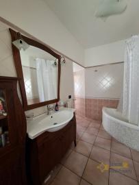 Perfect condition town house with garage, three bedrooms and heating system. Guilmi. Img22