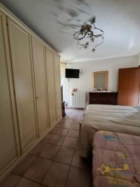 Perfect condition town house with garage, three bedrooms and heating system. Guilmi. Img15