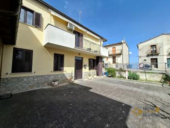 Perfect condition town house with garage, three bedrooms and heating system. Guilmi. Img29
