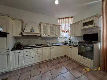 Perfect condition town house with garage, three bedrooms and heating system. Guilmi. Img5