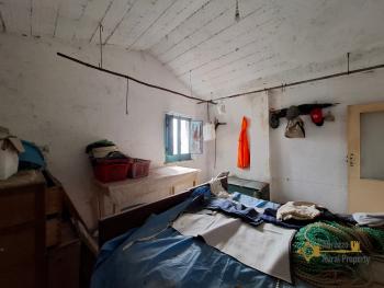 Detached country house in need of restoration with 10.000 sqm of land. Palmoli Img11