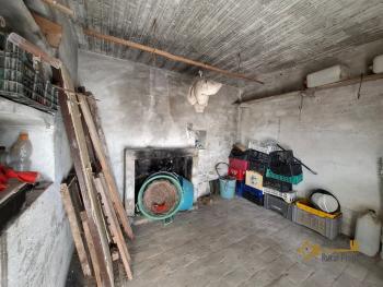 Detached country house in need of restoration with 10.000 sqm of land. Palmoli Img15