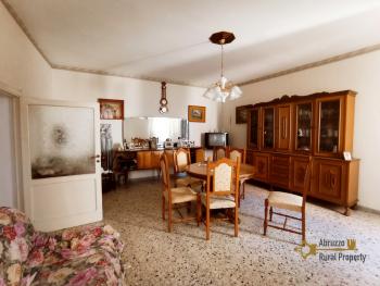 One bedroom town house for sale at 25 minutes’ drive from the Adriatic coast. San Buono