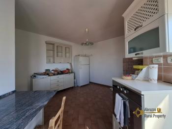 Large, recently restored, three-bedroom apartment with breathtaking panoramic view. Chieti Img9