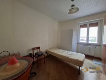 Large, recently restored, three-bedroom apartment with breathtaking panoramic view. Chieti Img13