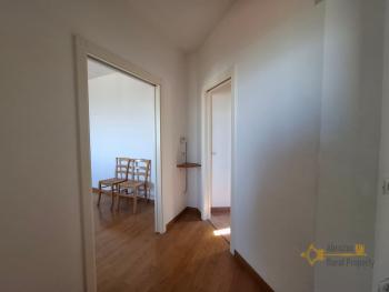 Large, recently restored, three-bedroom apartment with breathtaking panoramic view. Chieti Img25