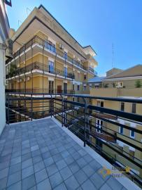 Large, recently restored, three-bedroom apartment with breathtaking panoramic view. Chieti Img11