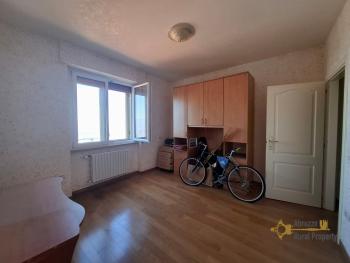 Large, recently restored, three-bedroom apartment with breathtaking panoramic view. Chieti Img19