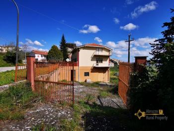 Large villa with garage, garden and attic floor. Carpineto Sinello Img40