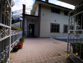 Large villa with garage, garden and attic floor. Carpineto Sinello Img31