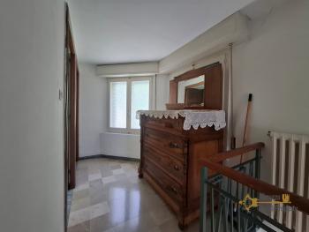 Perfect condition two-bedroom town house with panoramic terrace and cellar. Colledimezzo Img16
