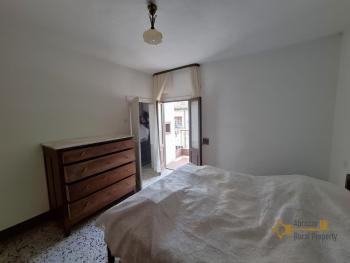 Four-bedroom town house in good conditions, with terrace and cellar. Roccavivara Img22