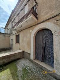 Four-bedroom town house in good conditions, with terrace and cellar. Roccavivara Img15