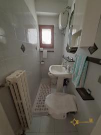 Four-bedroom town house in good conditions, with terrace and cellar. Roccavivara Img28