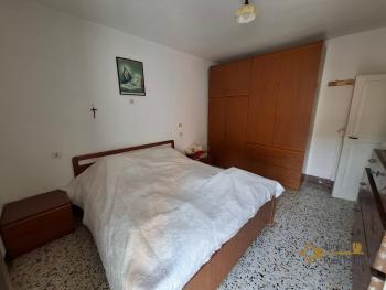 Four-bedroom town house in good conditions, with terrace and cellar. Roccavivara Img23
