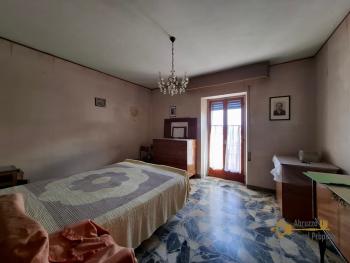 Three-bedroom town house with vaulted ceilings, panoramic terrace and a stone cellar. Palmoli. Img7