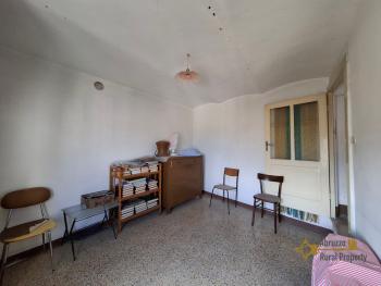 Three-bedroom town house with vaulted ceilings, panoramic terrace and a stone cellar. Palmoli. Img17