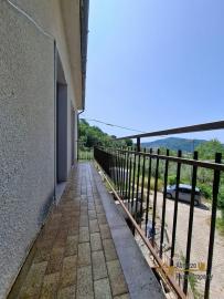 Three-bedroom country house in good conditions, with vaulted ceilings, cellar and garage. Schiavi D'Abruzzo Img25