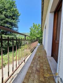 Three-bedroom country house in good conditions, with vaulted ceilings, cellar and garage. Schiavi D'Abruzzo Img26