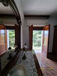 Three-bedroom country house in good conditions, with vaulted ceilings, cellar and garage. Schiavi D'Abruzzo Img23