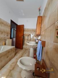 Three-bedroom country house in good conditions, with vaulted ceilings, cellar and garage. Schiavi D'Abruzzo Img33